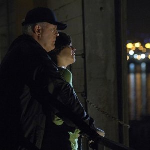 Trinity (John Lithgow) e la sua prossima vittima nell'episodio Blinded by the Light di Dexter