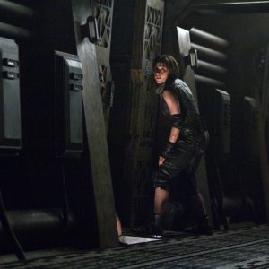 Antje Traue in una sequenza del film Pandorum