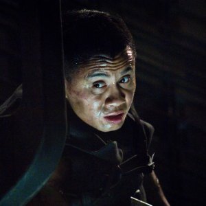 Cung Le in una scena del film Pandorum