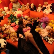 Emma Roberts in una scena 'colorata' del thriller Twelve