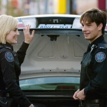 Charlotte Sullivan e Gregory Smith nell'episodio Hot and Bothered di Rookie Blue