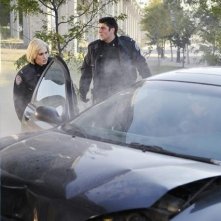 Charlotte Sullivan e Travis Milne nell'episodio Girlfriend of The Year di Rookie Blue