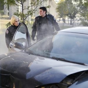 Charlotte Sullivan e Travis Milne nell'episodio Girlfriend of The Year di Rookie Blue