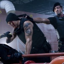 Dolph Lundgren e Sylvester Stallone in una scena di The Expendables