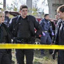 Gregory Smith, Charlotte Sullivan e Travis Milne nell'episodio Girlfriend of The Year di Rookie Blue