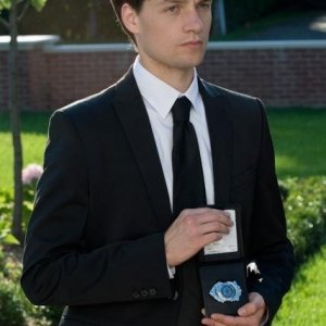 Gregory Smith in una scena dell'episodio Broad Daylight di Rookie Blue