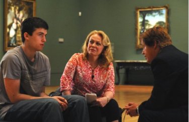 James Frecheville, Jacki Weaver e Dan Wyllie nel film Animal Kingdom