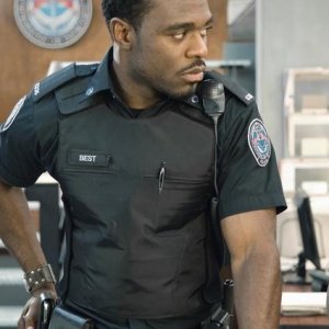 Lyriq Bent nell'episodio Signals Crossed di Rookie Blue