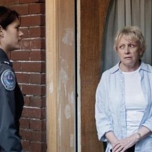 Missy Peregrym e Roberta Maxwell nell'episodio Bullet Proof di Rookie Blue
