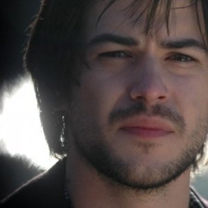 Primo piano di Marc-André Grondin dal film Insoupçonnable
