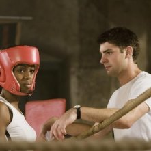 Travis Milne ed Enuka Okuma in una scena dell'episodio Fite Nite di Rookie Blue