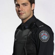 Travis Milne in una foto promozionale di Rookie Blue
