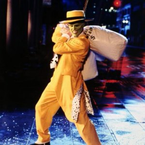 The Mask (Jim Carrey) in una scena del film The Mask - da zero a mito