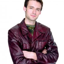 Callum Blue in una foto promo per la stagione 1 di Dead Like Me