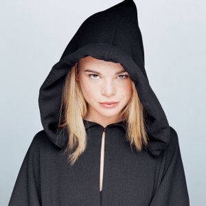 Ellen Muth con cappuccio della morte per la stagione 2 di Dead Like Me