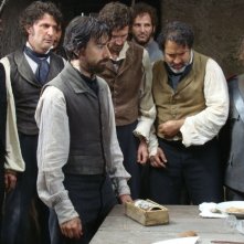 Noi credevamo di Mario Martone. Luigi Lo Cascio (Domenico adulto); dietro di lui, a sinistra, Andrea Renzi (Sigismondo di Castromediano).