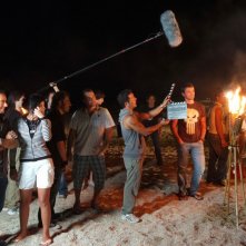 sul set italiano de La Polinesia è sotto casa: Stefano Smeriglio, Pietro Cozzolino al ciak, l'attore Gianluca D'Ercole