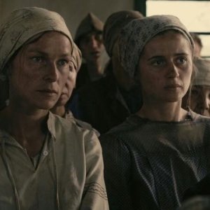 Una scena del film Beyond the Steppes