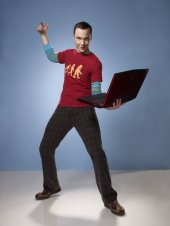 Jim Parsons in una simpatica immagine promozionale della stagione 4 di The Big Bang Theory