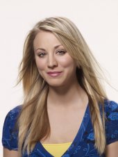 Kaley Cuoco in una immagine promozionale della stagione 4 di The Big Bang Theory