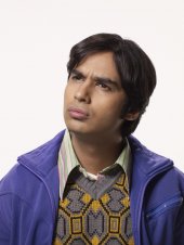 Kunal Nayyar in una foto promozionale della stagione 4 di The Big Bang Theory
