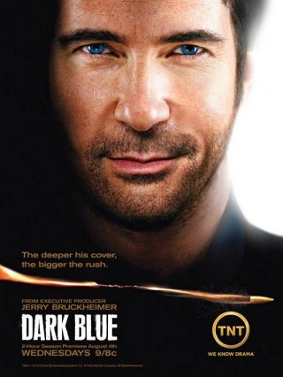 Un poster della stagione 2 di Dark Blue
