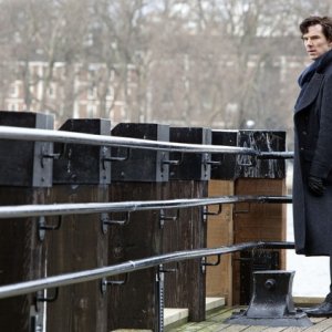 Benedict Cumberbatch nell'episodio The Great Game di Sherlock
