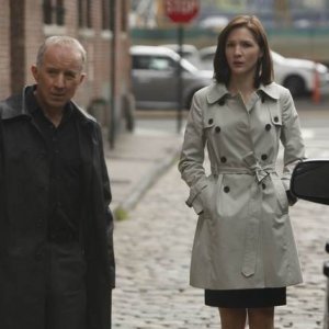 Jessica Collins nell'episodio Keep The Ends Out di Rubicon