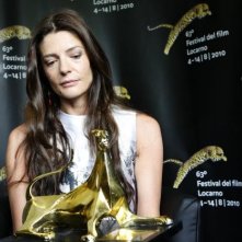 Locarno 2010 Chiara Mastroianni Riceve L Excellence Award Moet Chandon 171152