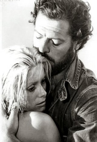 Un ritratto di Catherine Deneuve e Marcello Mastroianni.