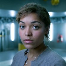 Antonia Thomas è Maddy in una foto promozionale di The Deep
