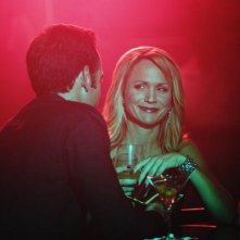 Paul Blackthorne e Barbara Alyn Woods nell'episodio The Monster Within di The Gates