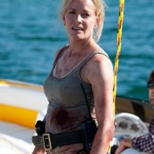 Elisabeth Shue nel film Piranha 3D di Alexandre Aja