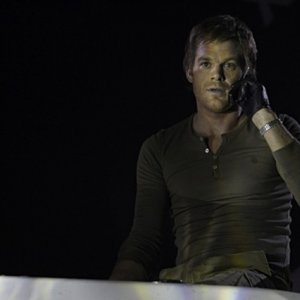Michael C. Hall in un momento della premiere della stagione 5 di Dexter