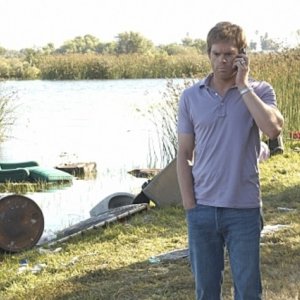 Michael C. Hall in una scena di My Bad, premiere della stagione 5 di Dexter