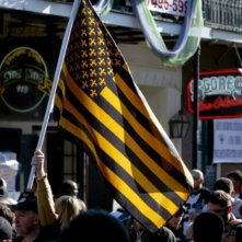 Un'immagine della folla, protagonista del documentario If God Is Willing and da Creek Don't Rise