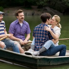 Charlie Day, Jason Sudeikis, Justin Long e Drew Barrymore nella commedia Amore a mille... miglia