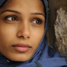 Primo piano di Freida Pinto dal film Miral