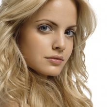 Un primo piano della bellissima Mena Suvari