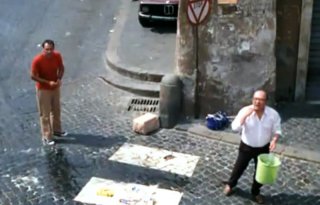 Carlo Verdone accanto a Nello Appodia in Un sacco bello