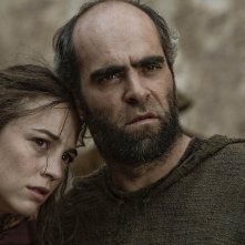 Luis Tosar nel saio di un frate nel film Lope