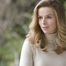 Thekla Reuten interpreta Mathile nel film The American