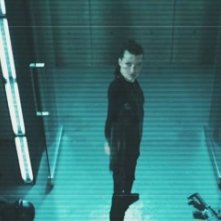 Alice (Milla Jovovich) in una sequenza fantascientifica del film Resident Evil: Afterlife