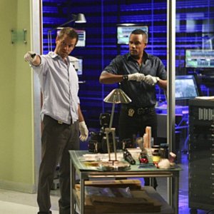 Carmine Giovinazzo ed Hill Harper nell'episodio The 34th Floor di CSI: New York