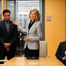 Christine Baranski, Josh Charles e Michael Ealy nell'episodio Taking Control di The Good Wife