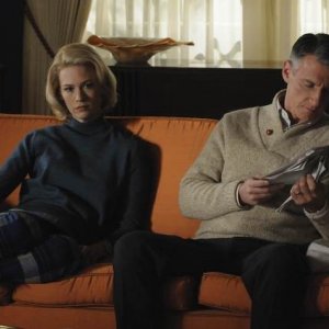 January Jones e Christopher Stanley nell'episodio The Chrysanthemum and the Sword di Mad Men
