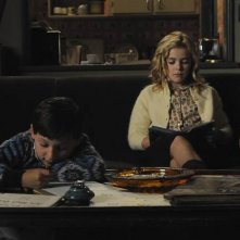 Jared S. Gilmore e Kiernan Shipka in una scena dell'episodio The Chrysanthemum and the Sword di Mad Men