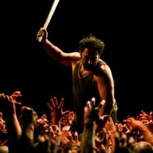 Jean-Pierre Martins in una scena del film The Horde