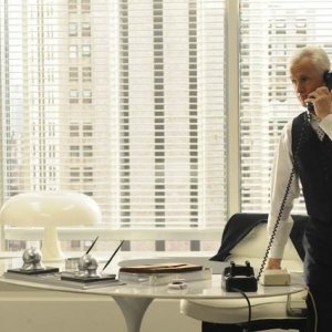 John Slattery nell'episodio Christmas Comes But Once A Year di Mad Men