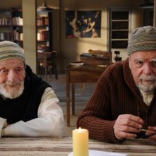 Michael Lonsdale in una scena del film Des hommes et des dieux